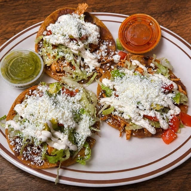Tostadas de Carnitas.