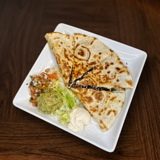 Quesadillas- Pollo (Chicken)